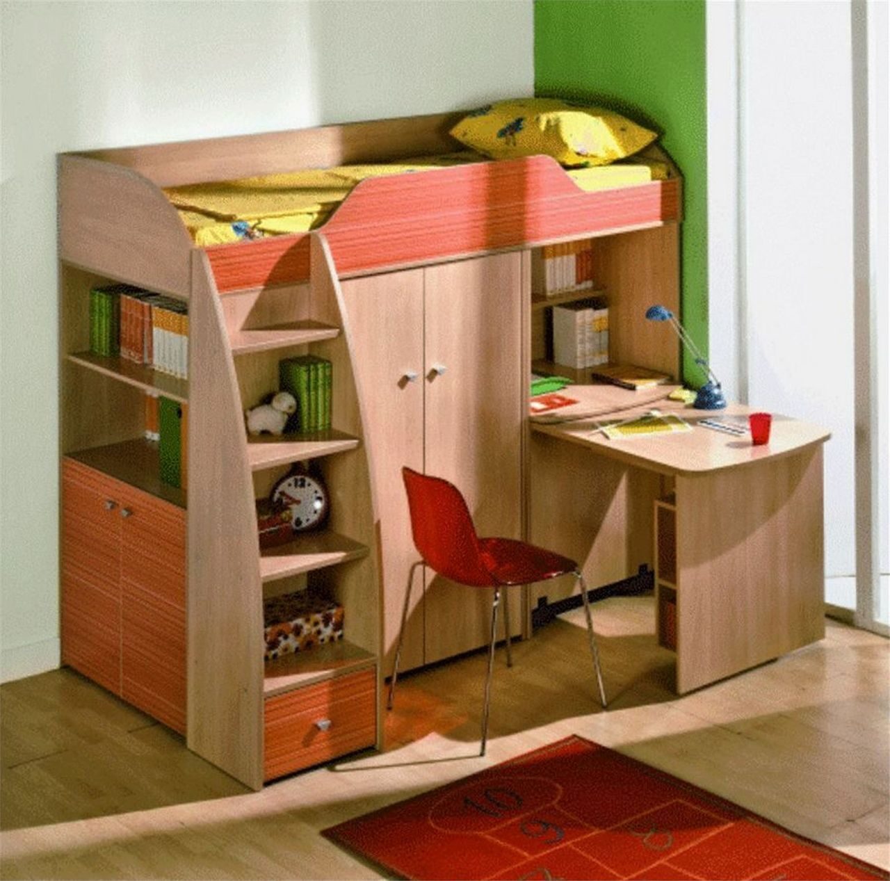 Набор мебели для школьника с кроватью и столом